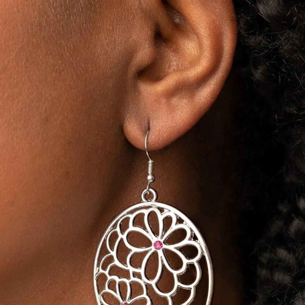 Paparazzi Earring Vintage~ Meadow Maiden - Pink